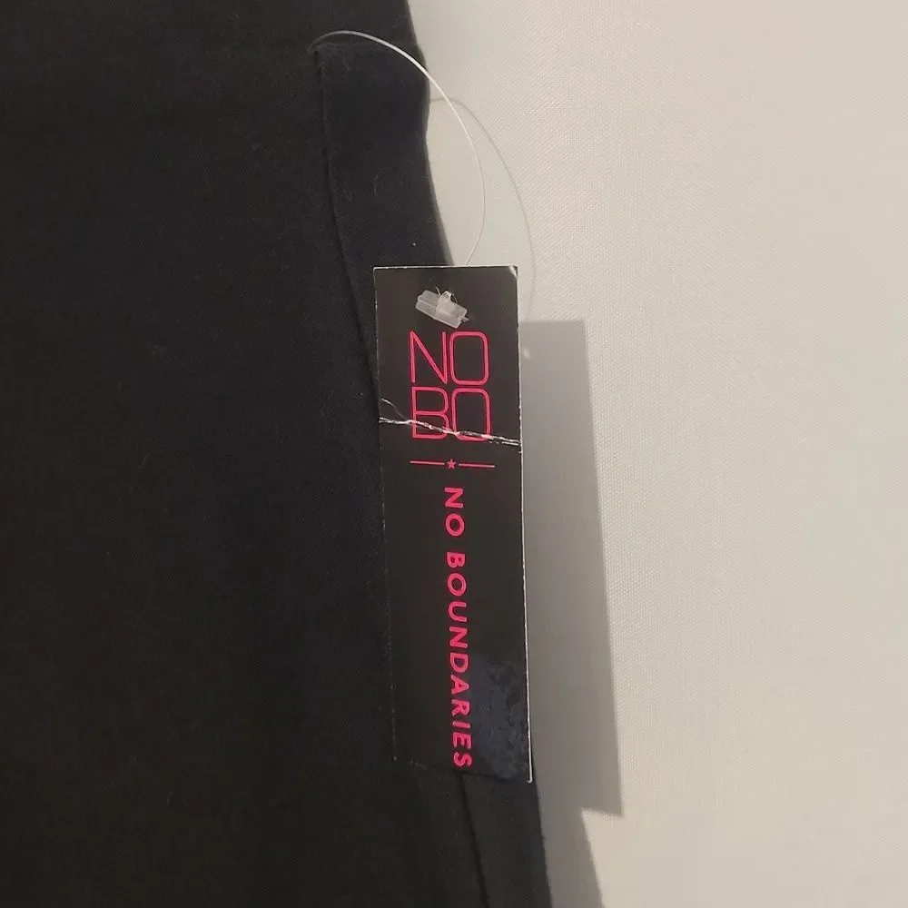 No Boundaries NOBO Skater Skirt Solid Black Mini Junior Size Large 11 - 13 New